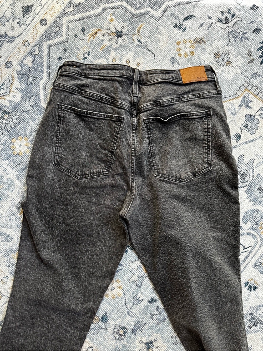 Madewell Curvy Perfect Vintage Straight Jean in Lunar Wash - Picture 5 of 9